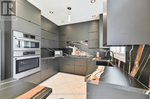 92 Riverwalk Drive, Markham, ON - Indoor Photo Showing Kitchen