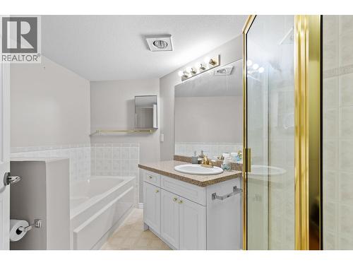 3300 Centennial Drive Unit# 204, Vernon, BC - Indoor Photo Showing Bathroom