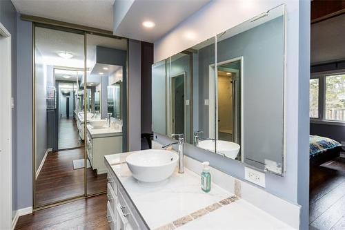 44 Falconer Bay, Winnipeg, MB 