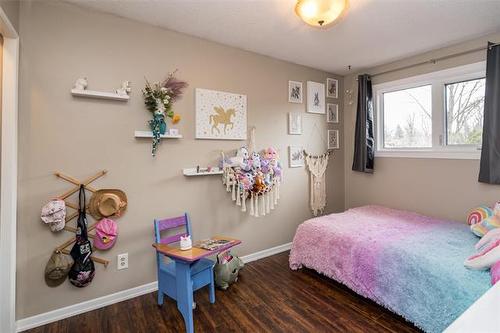 44 Falconer Bay, Winnipeg, MB 