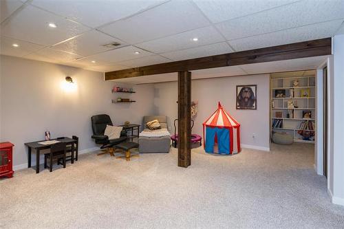 44 Falconer Bay, Winnipeg, MB 
