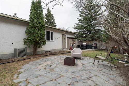 44 Falconer Bay, Winnipeg, MB 