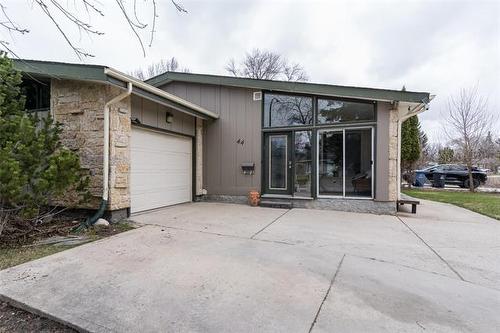 44 Falconer Bay, Winnipeg, MB 