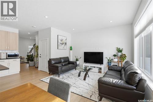 159 Doran Way, Saskatoon, SK - Indoor Photo Showing Living Room
