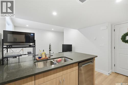 159 Doran Way, Saskatoon, SK - Indoor Photo Showing Kitchen With Double Sink