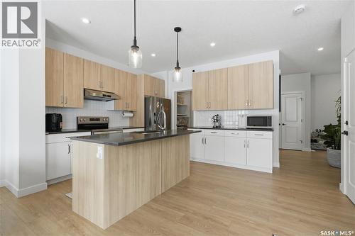 159 Doran Way, Saskatoon, SK - Indoor Photo Showing Kitchen With Upgraded Kitchen