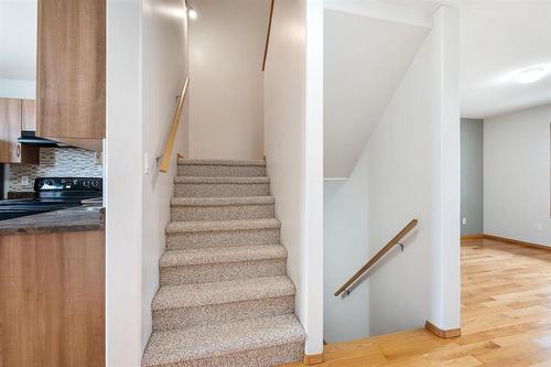 79 Fernwood Avenue, Winnipeg, MB - Indoor Photo Showing Other Room