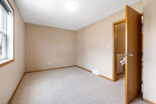79 Fernwood Avenue, Winnipeg, MB - Indoor Photo Showing Other Room