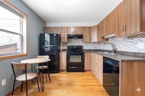 79 Fernwood Avenue, Winnipeg, MB - Indoor Photo Showing Kitchen