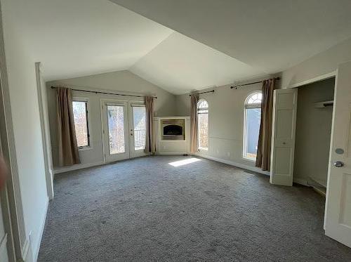 157 Park Place W, Winnipeg, MB - Indoor With Fireplace