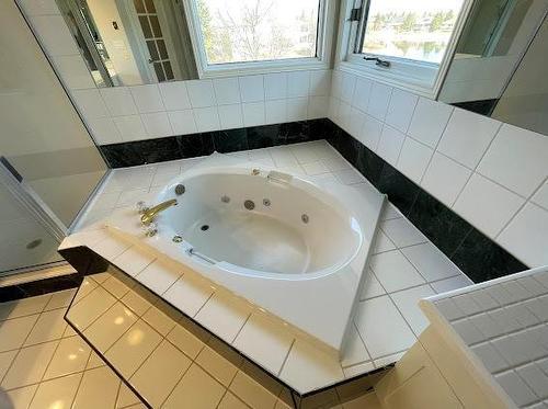 157 Park Place W, Winnipeg, MB - Indoor