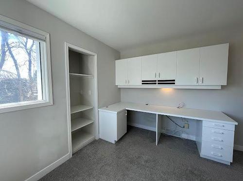 157 Park Place W, Winnipeg, MB - Indoor