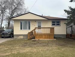 214 Alison Avenue  Portage La Prairie, MB R1N 0C2