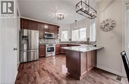 47 Dellgrove Circle, Cambridge, ON - Indoor Photo Showing Kitchen With Upgraded Kitchen
