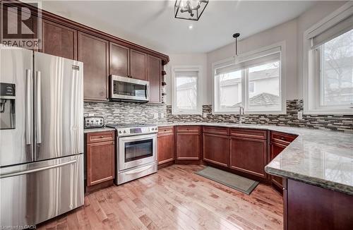 47 Dellgrove Circle, Cambridge, ON - Indoor Photo Showing Kitchen With Double Sink With Upgraded Kitchen
