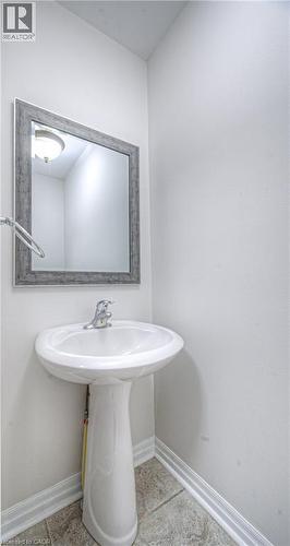 47 Dellgrove Circle, Cambridge, ON - Indoor Photo Showing Bathroom