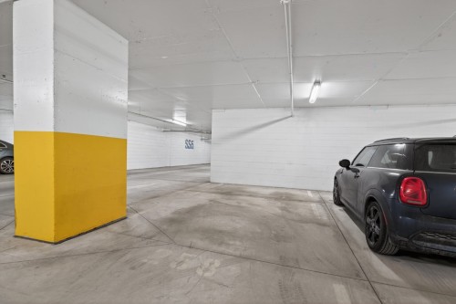 Garage - 2510-1450 Boul. René-Lévesque O., Montréal (Ville-Marie), QC - Indoor Photo Showing Garage