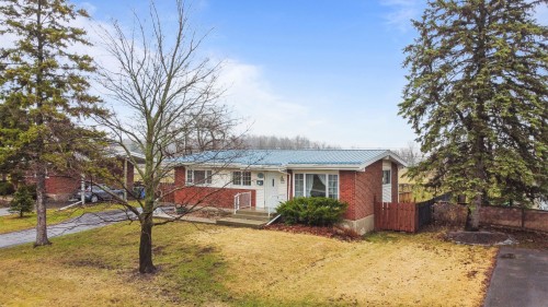 112 Av. Douglas-Shand  Pointe-Claire, QC H9R 2B6