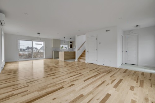 Salon - 563 D'Apollon, Saint-Gilles, QC - Indoor