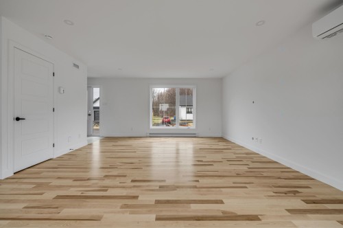 Salon - 563 D'Apollon, Saint-Gilles, QC - Indoor Photo Showing Other Room