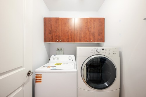 Salle de lavage - 3545 Place Cabral, Brossard, QC - Indoor Photo Showing Laundry Room