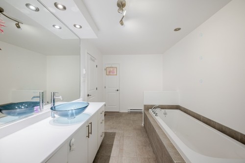 Salle de bains - 3545 Place Cabral, Brossard, QC - Indoor Photo Showing Bathroom