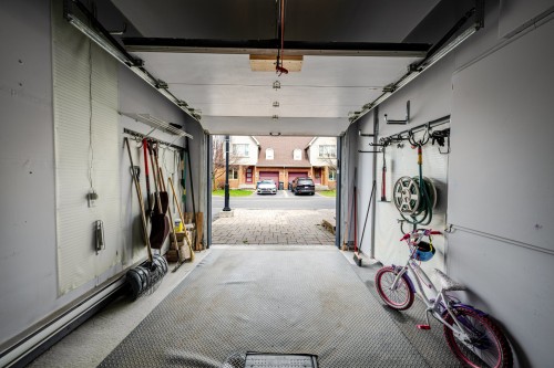 Garage - 3545 Place Cabral, Brossard, QC - Indoor Photo Showing Garage
