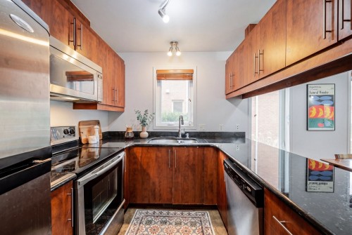 Cuisine - 3545 Place Cabral, Brossard, QC - Indoor Photo Showing Kitchen With Double Sink