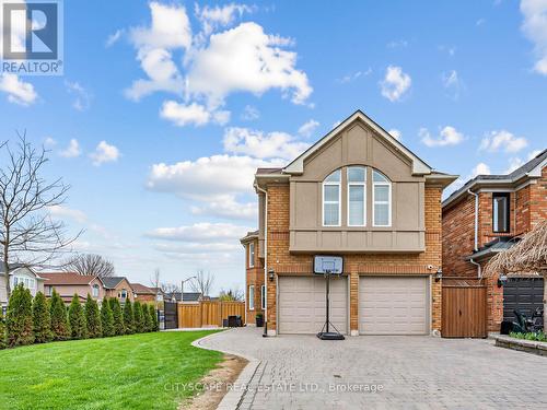 3671 FOREST BLUFF CRESCENT  Mississauga, ON L5N 7W7