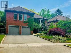 333 CLAREMONT CRESCENT  Oakville, ON L6J 6J9