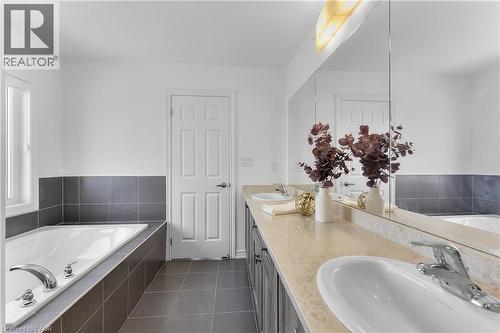 229 Vanilla Trail, Thorold, ON - Indoor Photo Showing Bathroom