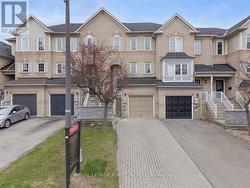 61 BAYWELL CRESCENT Aurora, ON L4G 7N4