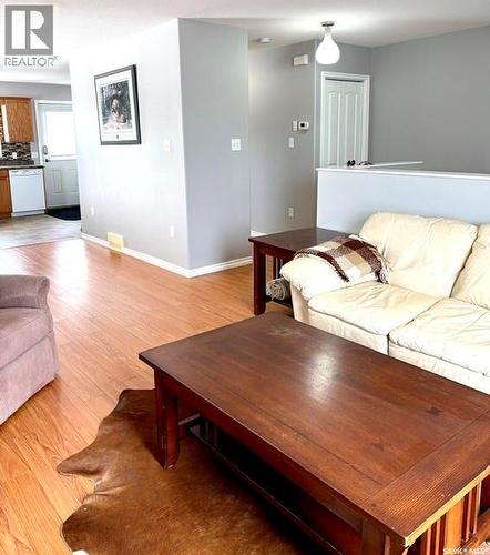 46 Clarke Avenue, Yorkton, SK - Indoor Photo Showing Living Room