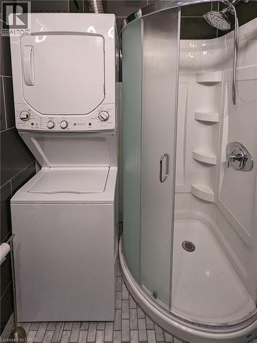 unit 2 - 158 Hunter Street E, Hamilton, ON - Indoor Photo Showing Laundry Room
