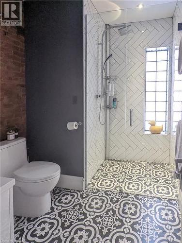 unit 3 - 158 Hunter Street E, Hamilton, ON - Indoor Photo Showing Bathroom