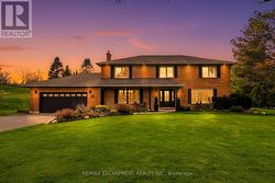 26 WENEIL DRIVE  Hamilton, ON L8B 0Z6