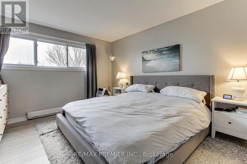 213 Milestone Crescent, Aurora, ON - Indoor Photo Showing Bedroom