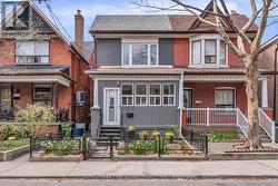 220 ST HELEN'S AVENUE Toronto, ON M6H 4A3