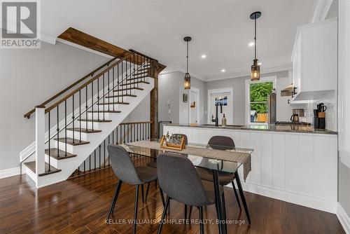 39 Fairleigh Avenue N, Hamilton, ON - Indoor Photo Showing Dining Room