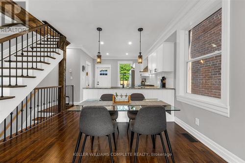 39 Fairleigh Avenue N, Hamilton, ON - Indoor Photo Showing Dining Room