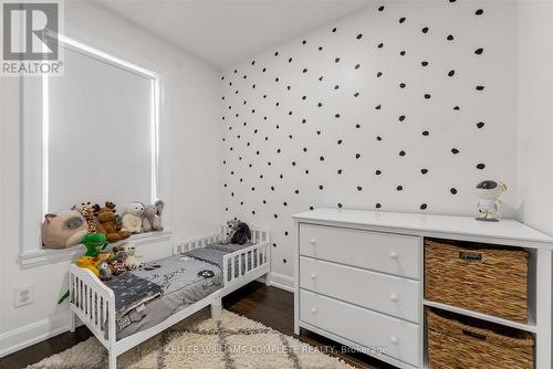 39 Fairleigh Avenue N, Hamilton, ON - Indoor