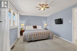 Yes!  This is a king bed! - 