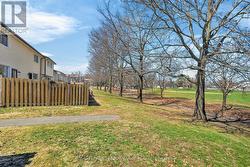 Convenient path beside this end unit - 