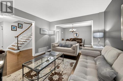 88 Empress Road, Vaughan, ON - Indoor Photo Showing Living Room