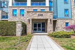 211 - 320 SUGARCREEK TRAIL  London North (North N), ON N6H 2M6