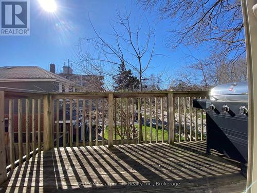 2430 Second Street, Burlington (Brant), ON - Outdoor