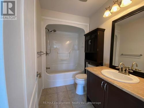 2430 Second Street, Burlington (Brant), ON - Indoor Photo Showing Bathroom