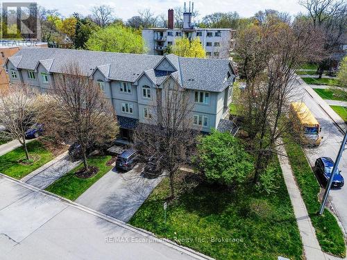 2430 Second Street, Burlington (Brant), ON - Outdoor