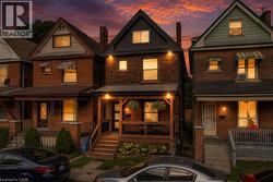 39 FAIRLEIGH Avenue N  Hamilton, ON L8L 6H1
