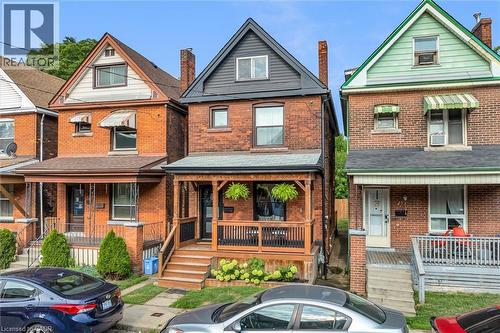 39 FAIRLEIGH Avenue N  Hamilton, ON L8L 6H1
